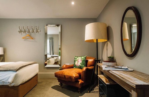 Bampton House | Ginger Peanut