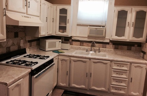 Northwest Los Angeles Heights House | Gingerbread House Large 2 bedroom 1 bath