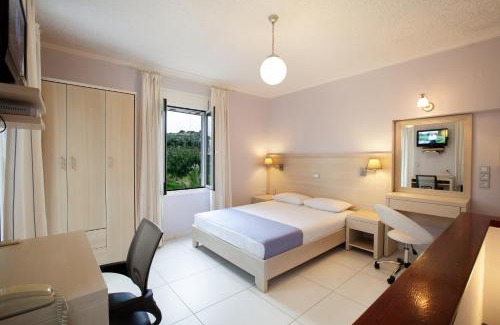 Kalathas Apartment | Giorgi's Blue Apartments