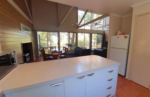 Forge Creek Apartment | Gippsland - 1 Nt(waterfront)
