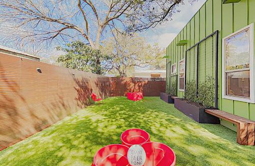 Bouldin House | Giraffic Park