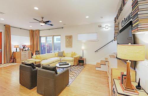 Bouldin House | Giraffic Park