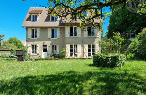 Bazoches-sur-Guyonne Cottage | Gite Bazoches-sur-Guyonne, 6 bedrooms, 10 persons