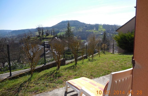 Marcillac-Vallon House | "Gite BEAU- SOLEIL" 208 rue de la source. Le Cayla 12330 MARCILLAC VALLON