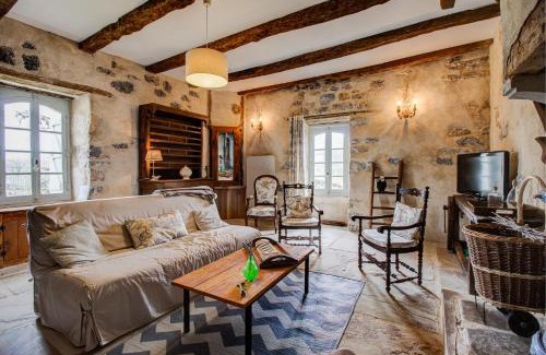 Toulonjac House | Gite Chez Maria avec piscine nage a contre courant