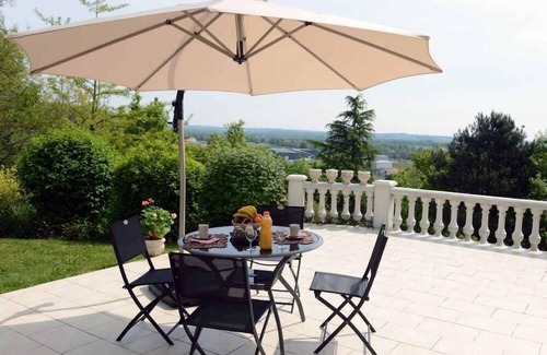 Les Chatelliers-Chateaumur House | GITE CLOSE TO PUY DU FOU 10 mins FROM VILLA MAGDALENA