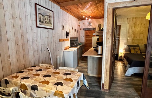 Gontaud Apartment | Gîte des Lys – Cozy House in the Heart of Monségur, Gironde