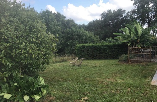Saint-Aubin-de-Branne House | Gite in the heart of nature