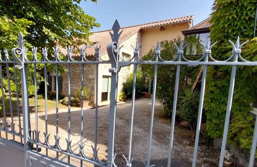 Labastide-Marnhac House | Gite l'Estable: old stable restored into a refined gite 10 km from Cahors.