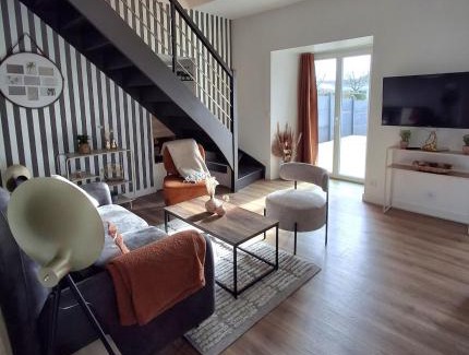 Breteil House | Gite La maison du 37 avec terrasse et jardinet