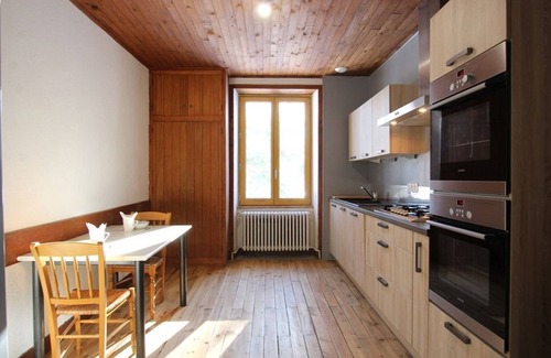 Le Chambon-sur-Lignon Cottage | Gite Le Chambon-sur-Lignon, 8 bedrooms, 15 persons