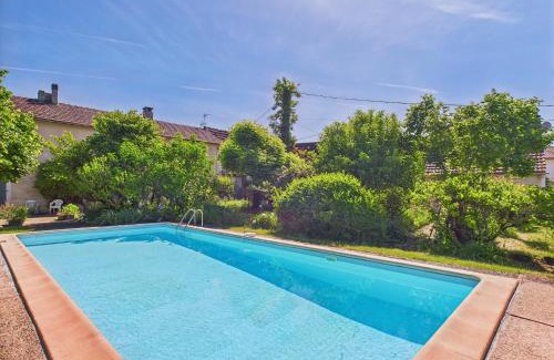 Montignac House | Gite mitoyen - 4 personnes - piscine commune