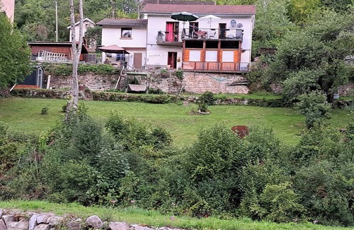 Fontenoy-le-Chateau Apartment | Gite on the Canal L'Est and the Coney River