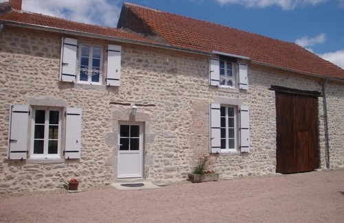 Saint-Priest-d'Andelot Cottage | Gite Saint-Priest-d'Andelot, 3 bedrooms, 6 persons