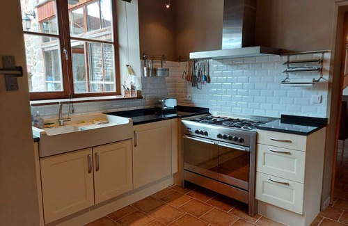 Charensat House | Gîte sleeps 25, swimming pool, whirlpool bath, fitness, sauna