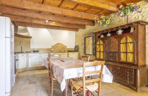Tresques Ski Chalet | Gîte Tresques - charming and rural holiday home in Tresques, Gard, France