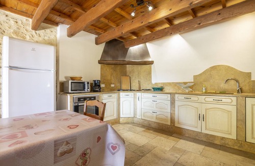 Tresques Ski Chalet | Gîte Tresques - charming and rural holiday home in Tresques, Gard, France