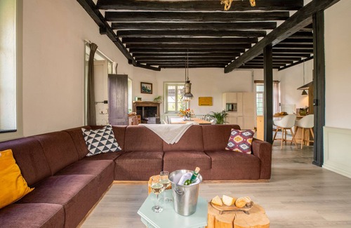 Coussac-Bonneval House | Gites de la fabrique, infinity pool, jacuzzi, playground, in/outdoor trampoline