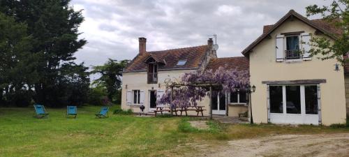 Vallieres-les-Grandes House | Gites de la Bénardière