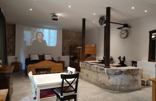 Meximieux House | Gites du Longevent Appartement du Moulin Pérouges