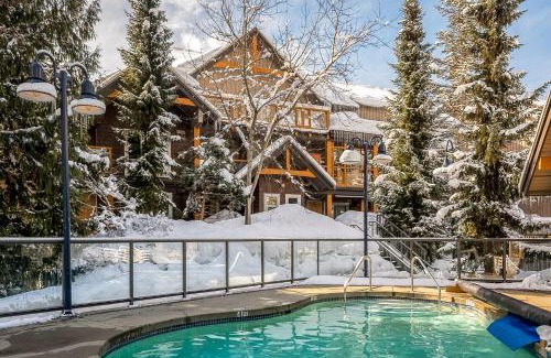 Village North Apartment | Glacier's Reach 115