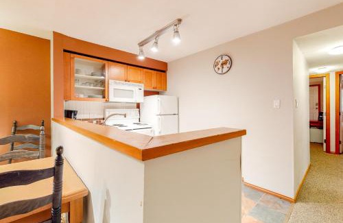 Village North Apartment | Glacier's Reach 115