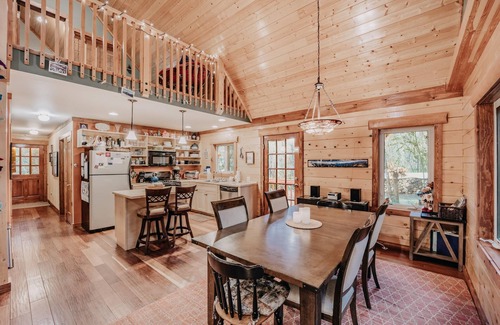 Warnick Cabin | Glacier Springs Cabin #21 - Log Cabin - Wi-Fi - Pets Ok