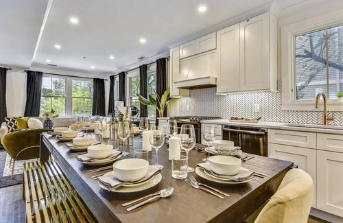 Jamaica Plain Apartment | Glamorous Luxury Apartment, Near T