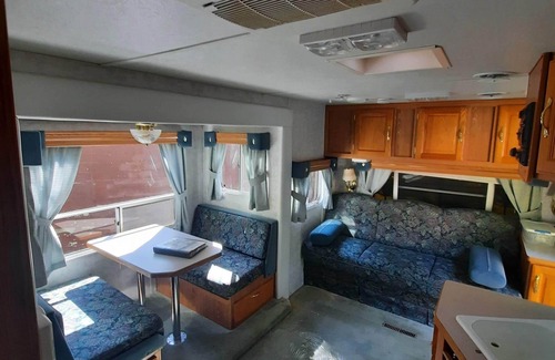 Newbury House | Glamping Special -Minutes from State Park and other great outdoor locations