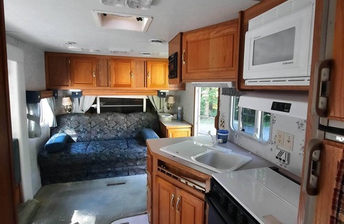 Newbury House | Glamping Special -Minutes from State Park and other great outdoor locations