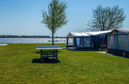 Biddinghuizen House | Glampingtent Luxe 6 by Interhome