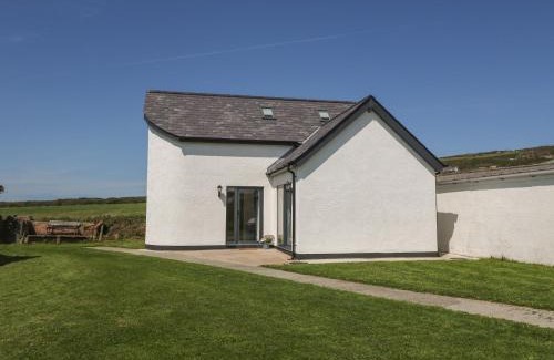 Cylch-Y-Garn House | Glan Yr Afon