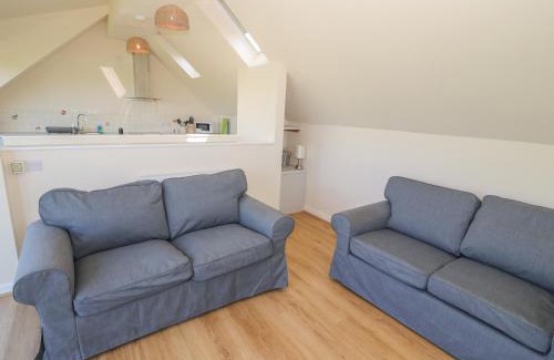 Cylch-Y-Garn House | Glan Yr Afon