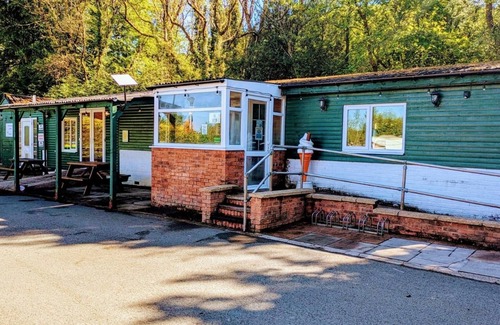 Llanfair Caereinion Cabin | Glan yr Afon Tri - Relax, Recuperate, Enjoy