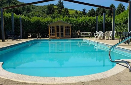 Llanfair Caereinion Cabin | Glan yr Afon Un - Relax, Recuperate, Enjoy