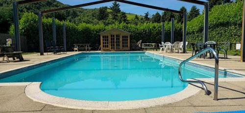 Llanfair Caereinion House | Glan yr Afon Un - Relax Recuperate Enjoy