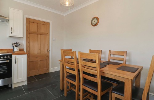 Llandwrog Cottage | GLASFRYN, family friendly, with open fire in Llandwrog