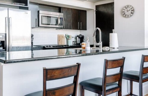 Old City Apartment | Glass Loft - Walk to Old City & DT Knox