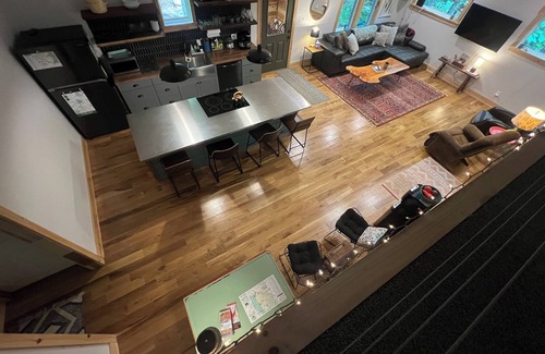Rogers Cabin | Glaucomy`s Suite | 1 Bed, 1 Bath