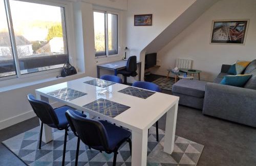 Ploemeur Apartment | Glaz - appart-sympa - T1 bis en plein centre de Plœmeur