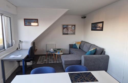 Ploemeur Apartment | Glaz - appart-sympa - T1 bis en plein centre de Plœmeur