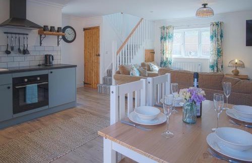 St. Florence House | Glebe Cottage - 2 Bedroom Holiday Home - St Florence