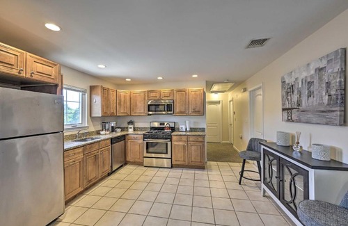 Glen Cove House | Glen Cove Home Walk to Boardwalk and Dining!