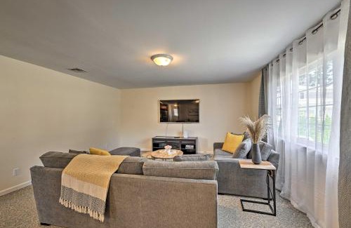 Glen Cove House | Glen Cove Home Walk to Boardwalk and Dining!