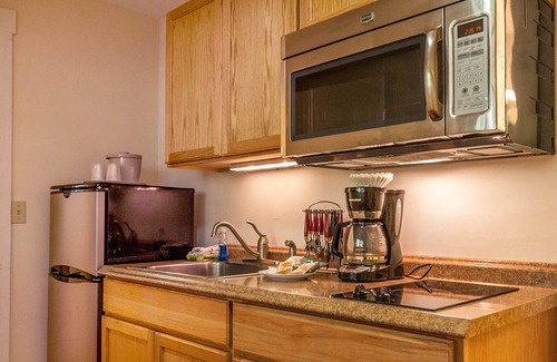 Rockport Hotel | Glen Cove Inn & Suites