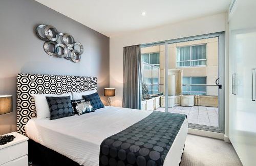 Glenelg Apartment | Glenelg Beachfront Luxury Apartment