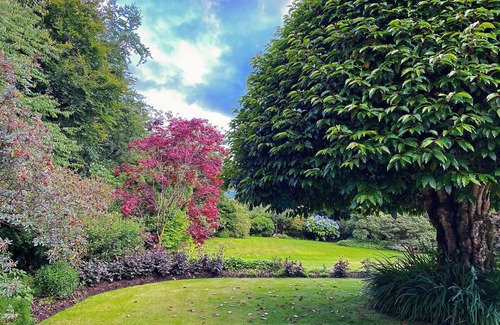 West Laroch House | Glenrigh House - Truly special home with beautiful gardens and church ruins.