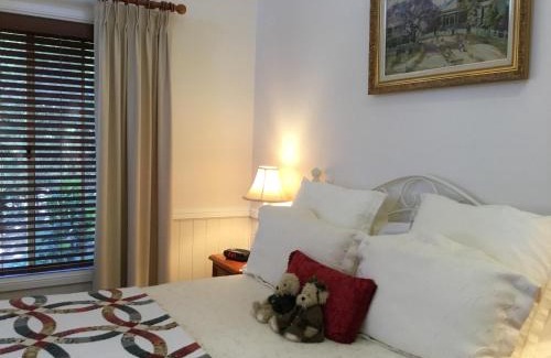 Warwick House | Glenrose Cottages