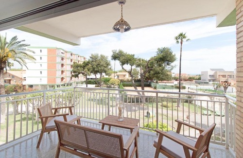 Canet de Berenguer Apartment | Global Properties, Apartamento con terraza y piscina a un paso de la playa