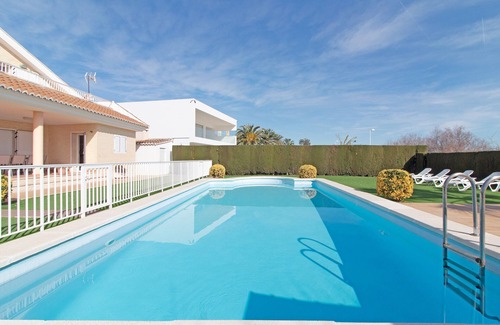 Almarda Ski Chalet | Global Properties: Frontline beach villa with private pool